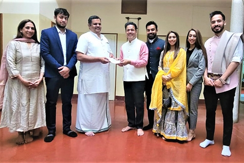 Dr. Mohan Manghnani, Chairman of New Horizon Educational Institutions, presented a cheque of Rs.5 Crores towards the Ram Mandir Trust